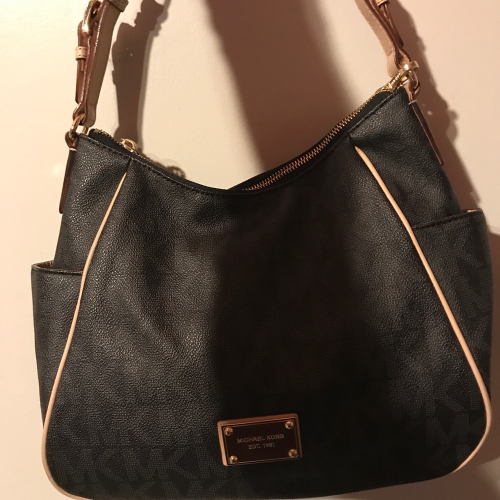 MICHAEL KORS BLACK AND BEIGE BAG NWT!